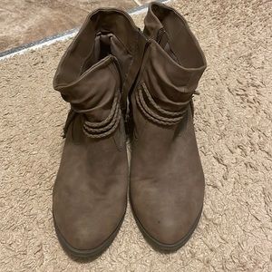 Size 5 Wonder Nation boots